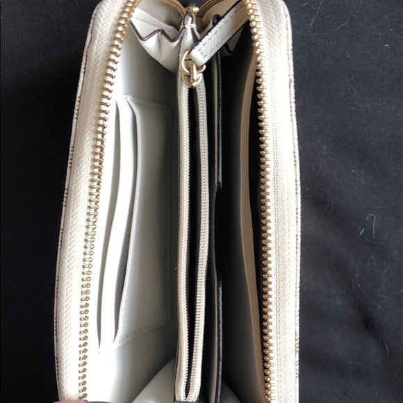 Michael Kors bag & wristlet/wallet (authentic) - Picture 3 of 6